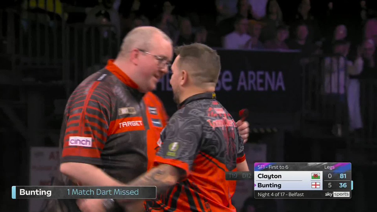 BUNTING BATTERS CLAYTON! Stephen Bunting is running rampant in Belfast, as The Bullet whitewashes the league leader Jonny Clayton and books his place in the final for the first time this year! 📺 #PLDarts | SF1