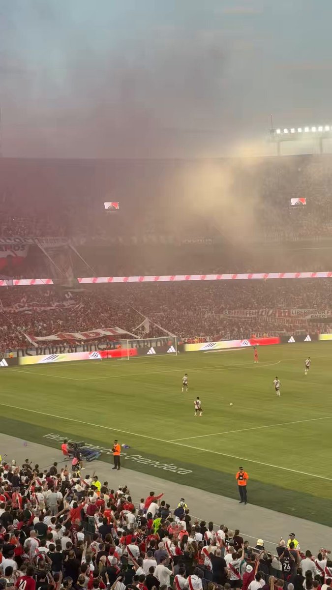 🤬🇦🇷 SUENA “JUGADORES” ANTES DE QUE EMPIECE EL PARTIDO EN EL MONUMENTAL.