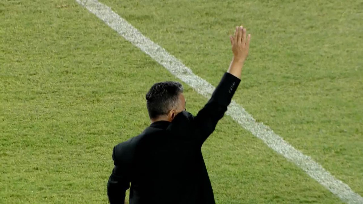 Não saiu como o esperado, mas a gratidão é eterna. Gallardo se despede da torcida do River Plate.