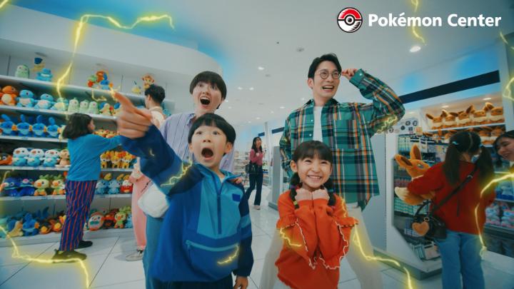 ポケモンセンターの新しいTVCM「思い出つくろうポケモンセンター 運命の出会い」篇が公開されたよ！ お気に入りのポケモンと出会って、いっしょに思い出を作って……。 ポケモン30周年も、ポケモンセンターでとっておきの時間を過ごしてね！ #ポケモン30周年