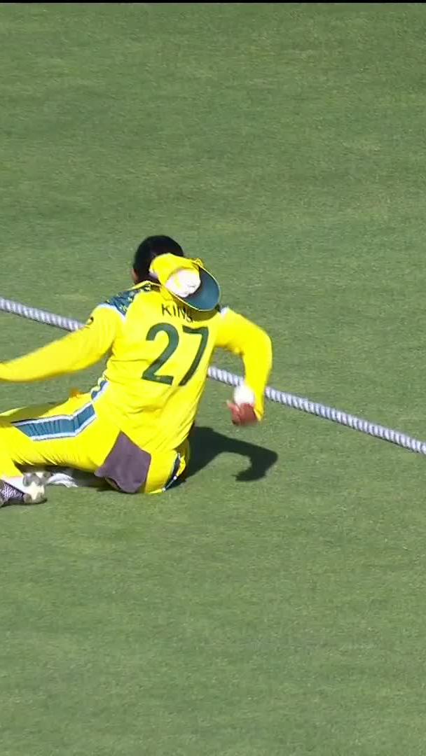 The behind-the-back knee slide save? Never seen this much aura saving a boundary before 😱 #AUSvID