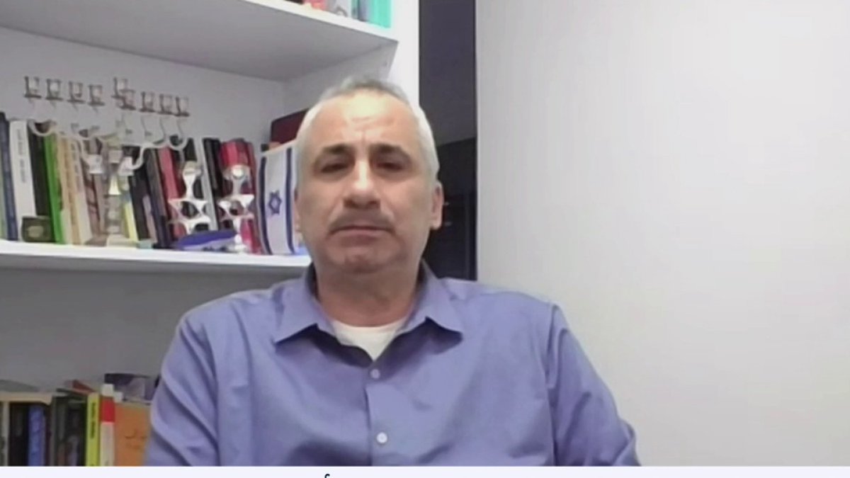 ايدي كوهين :"اسرائيل يمكن ان تتمدد وتتوسع عبر تحالفات ..مثل تحالف مع دولة الدروز في جبل الباشان ومع دولة كردية في الشمال ومع دولة للعلويين في الساحل.. اندونيسيا وموريتانيا يريدون التطبيع مع إسرائيل" رابط الحلقة: #السعودية #قطر #المحور_السني #بنيامين نتنياهو #المحور_الشيعي