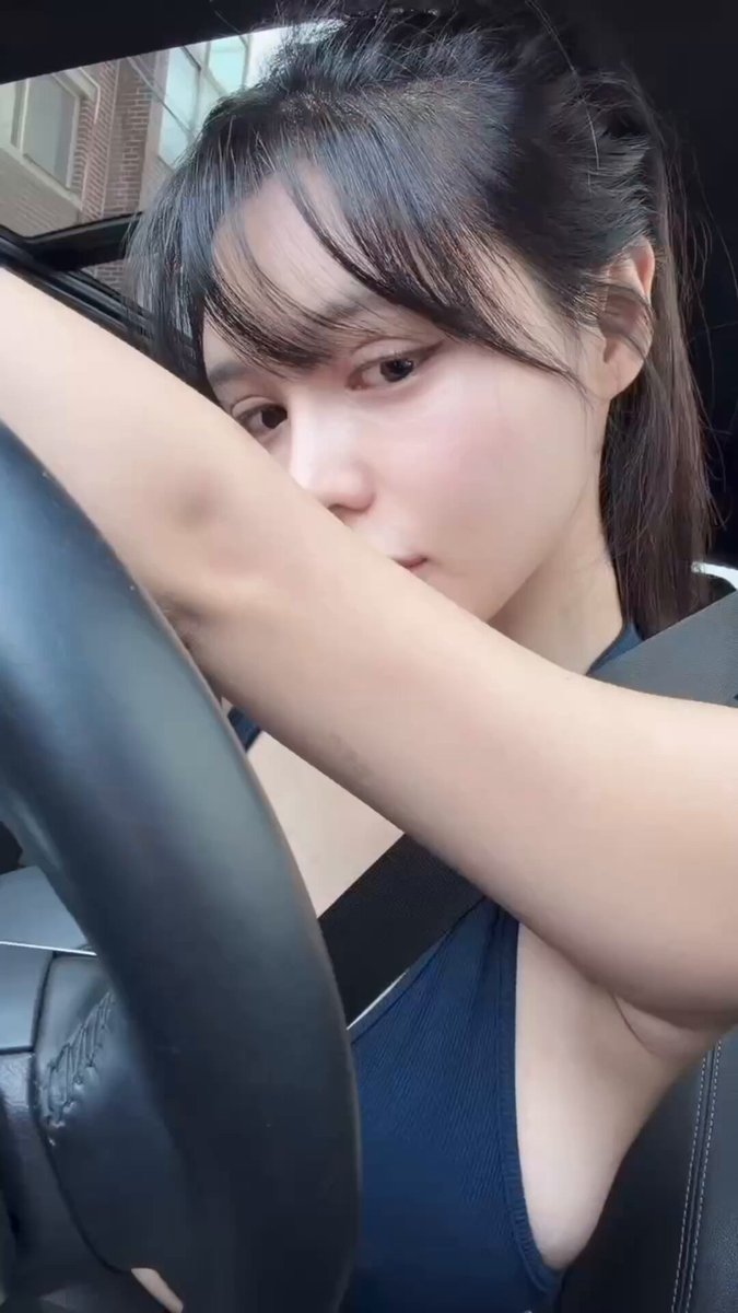 Come sit right here next to me… drive with me? 😘