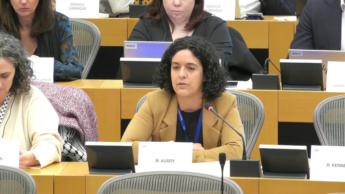 M. le Commissaire, vous allez appliquer l'accord de libre-échange UE-Mercosur sans qu'aucun parlementaire ne l'ait approuvé. Voulez-vous aussi supprimer le Parlement tant qu'on y est ? C'est un coup de force anti-démocratique sans précédent que nous ne laisserons pas passer !