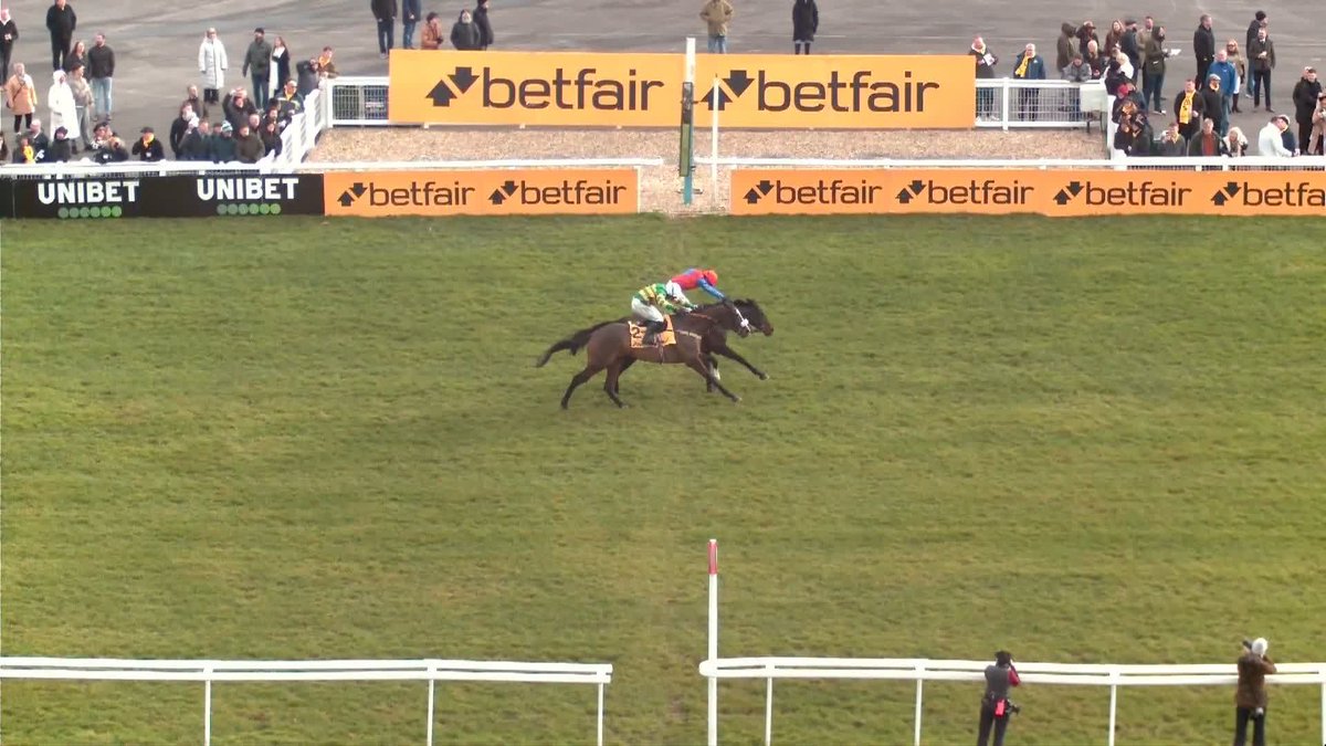 🐎The last 7 winners of the Festival Plate Handicap Chase, have all won a race at Cheltenham that same season. From the trend, this leaves 4 horses, that have entries in the race: Zurich Donnacha 🎥 Glengouly Blaze The Way