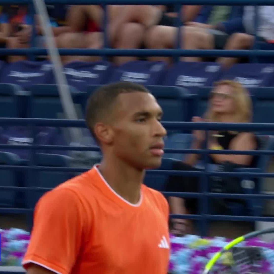 Delicately done 😯 Félix AugerAliassime #DDFTennis