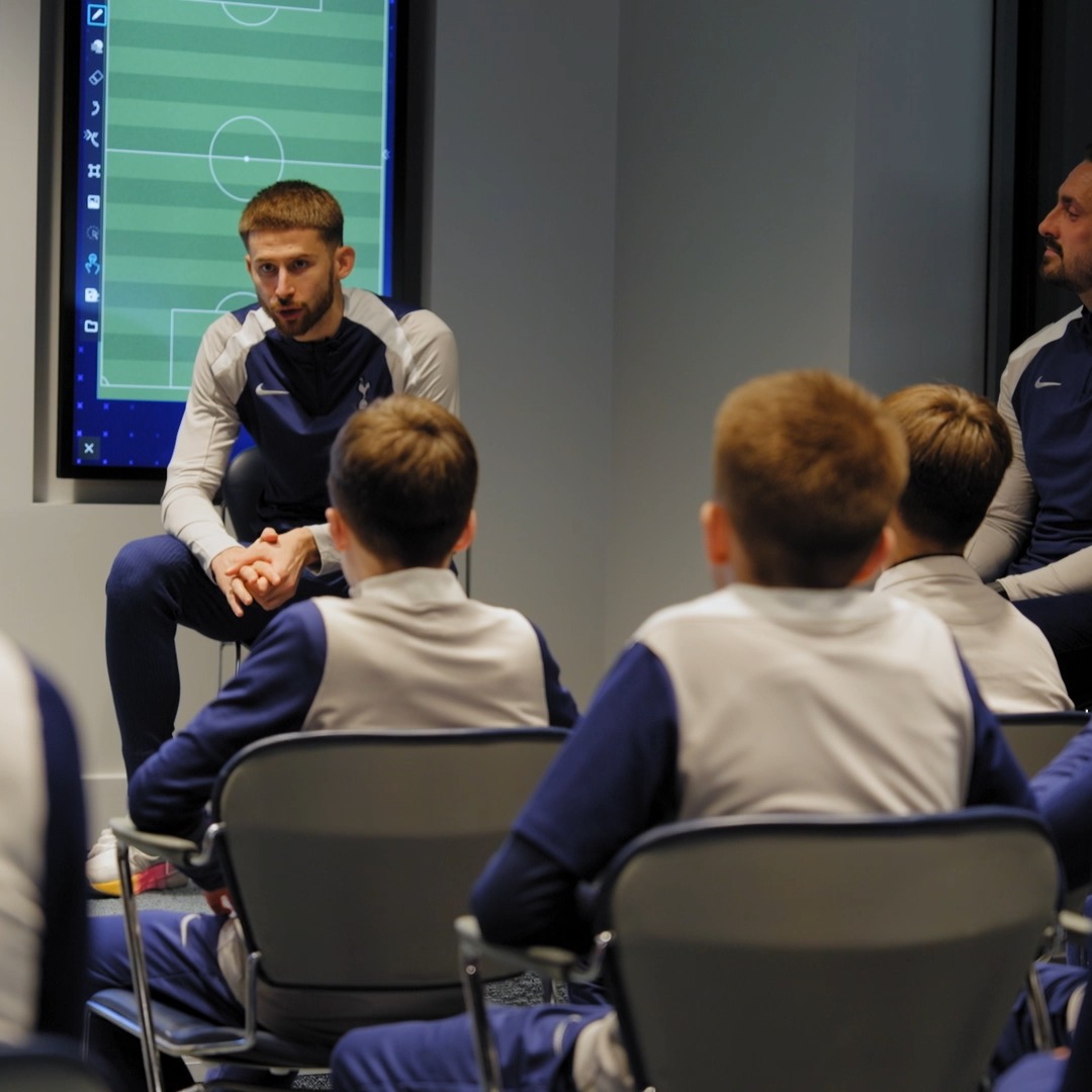 Inspiring the next generation ✨ Guglielmo Vicario shared invaluable advice and insight during a recent special event with our Academy goalkeepers 🤍
