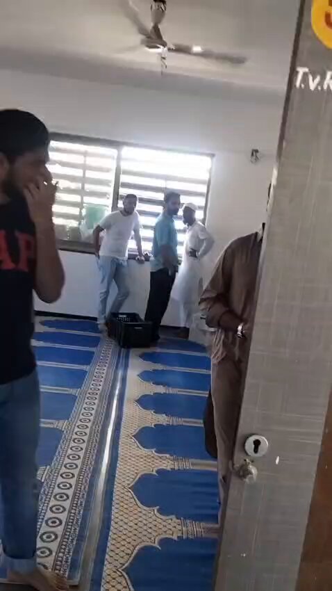 During Ramzan, mass Namaz was held inside Sandeep Foundation College in Nashik, Maharashtra. Videos show large-scale prayers on campus. Activists say that while Hindu festivals face objections, Namaz was allowed in the college. Names being mentioned include Vishal Sulakhe (HOD, SOET) and Vivek Nikam (OSD). नाशिक शहर पोलीस - Nashik City Police