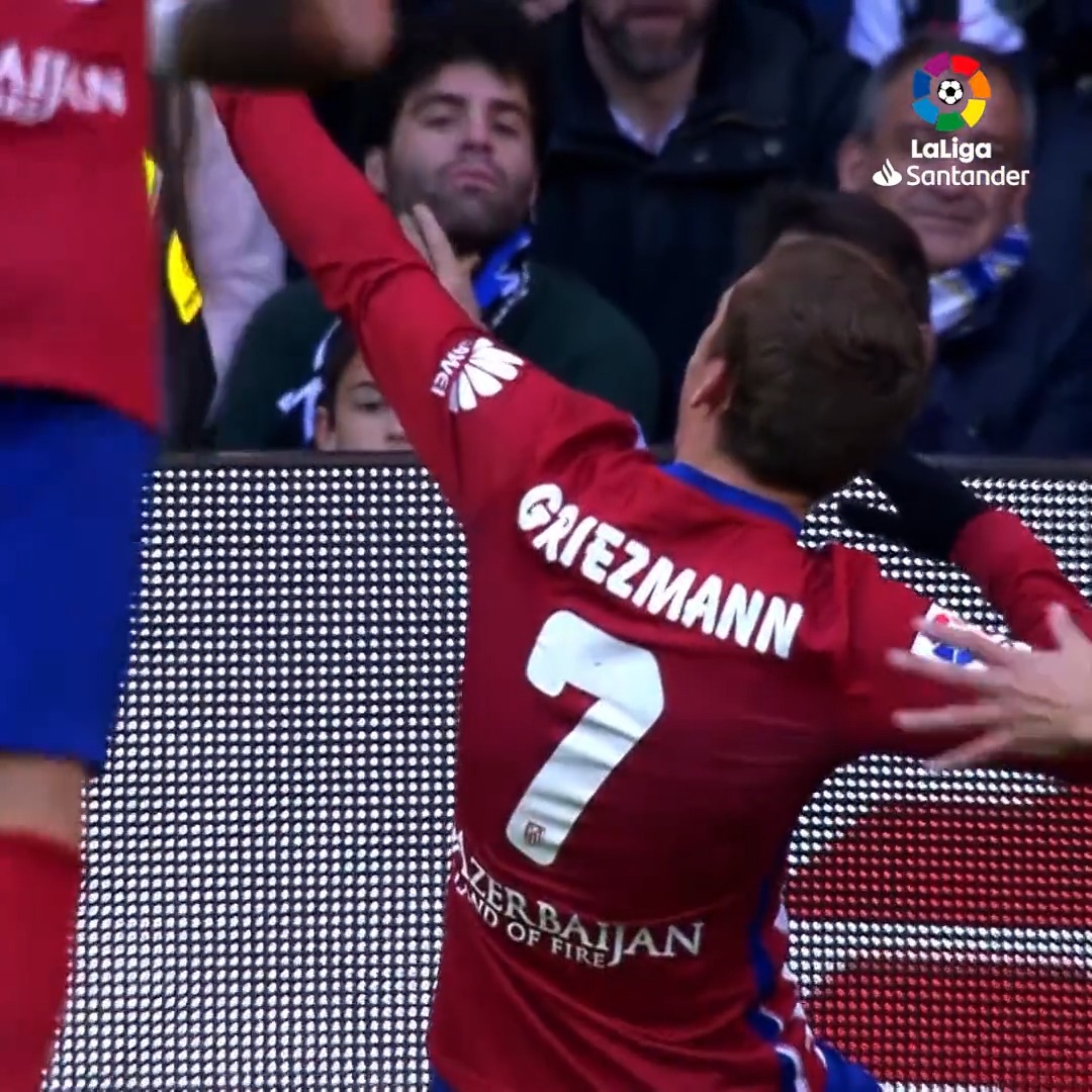 La 1ª derrota del Madrid de Zidane fue contra el Atleti #TalDiaComoHoy de hace 🔟 años (🏟️ Bernabéu, 27.2.2016, 0-1 gol de Antoine Griezmann tras jugada con Filipe Luis). Fue también la 6ª VEZ CONSECUTIVA en que los blancos no consiguieron ganarnos en liga.
