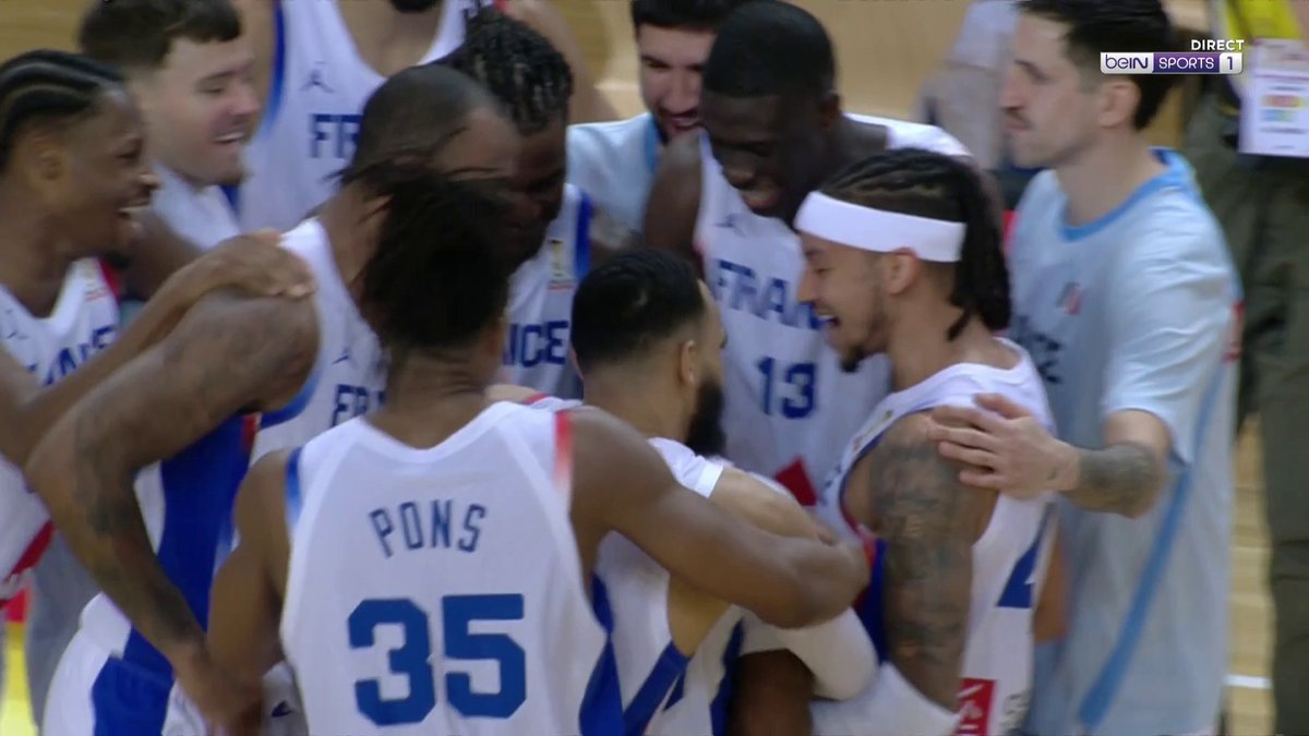 On a transpiré mais Sylvain Francisco nous fait gagner sur ce tir MONSTRUEUX 👏🔥🔥 #FIBAWC #StepItUp