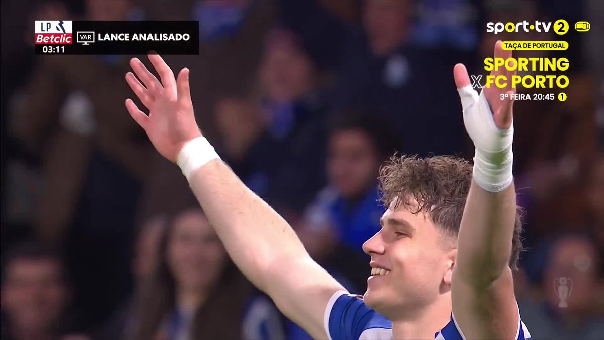 FC Porto entrou com tudo 💨 Pietuszewski fez o 1-0 na bola de saída 😱 #sporttvportugal #LIGAnaSPORTTV #ligaportugalbetclic #FCPorto #FCArouca #betanolp