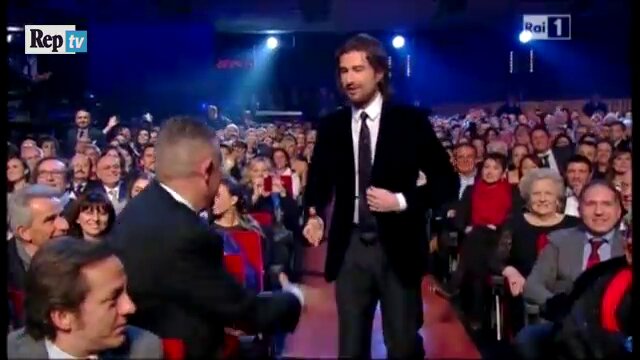 L’ultima volta di Siani a Sanremo finì con il bodyshaming ad un bambino. Chissà che ci aspetta stasera. #Sanremo2026 #Sanremo26