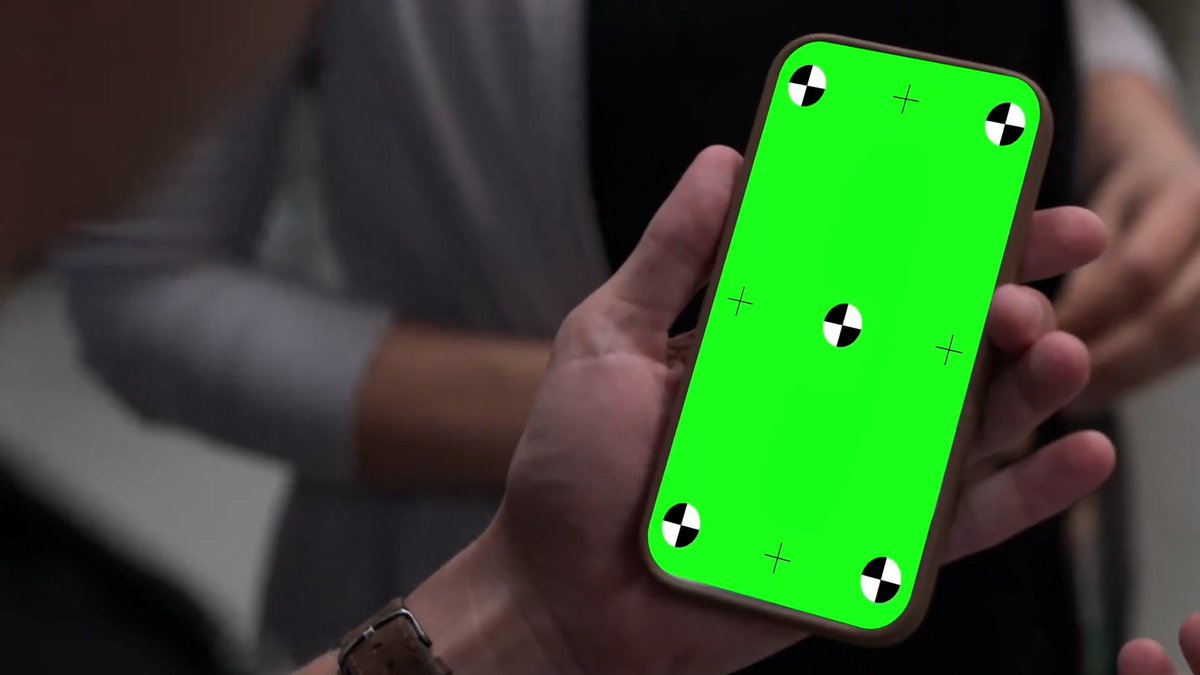The Pitt s02e08 phone green screen + tracking pattern