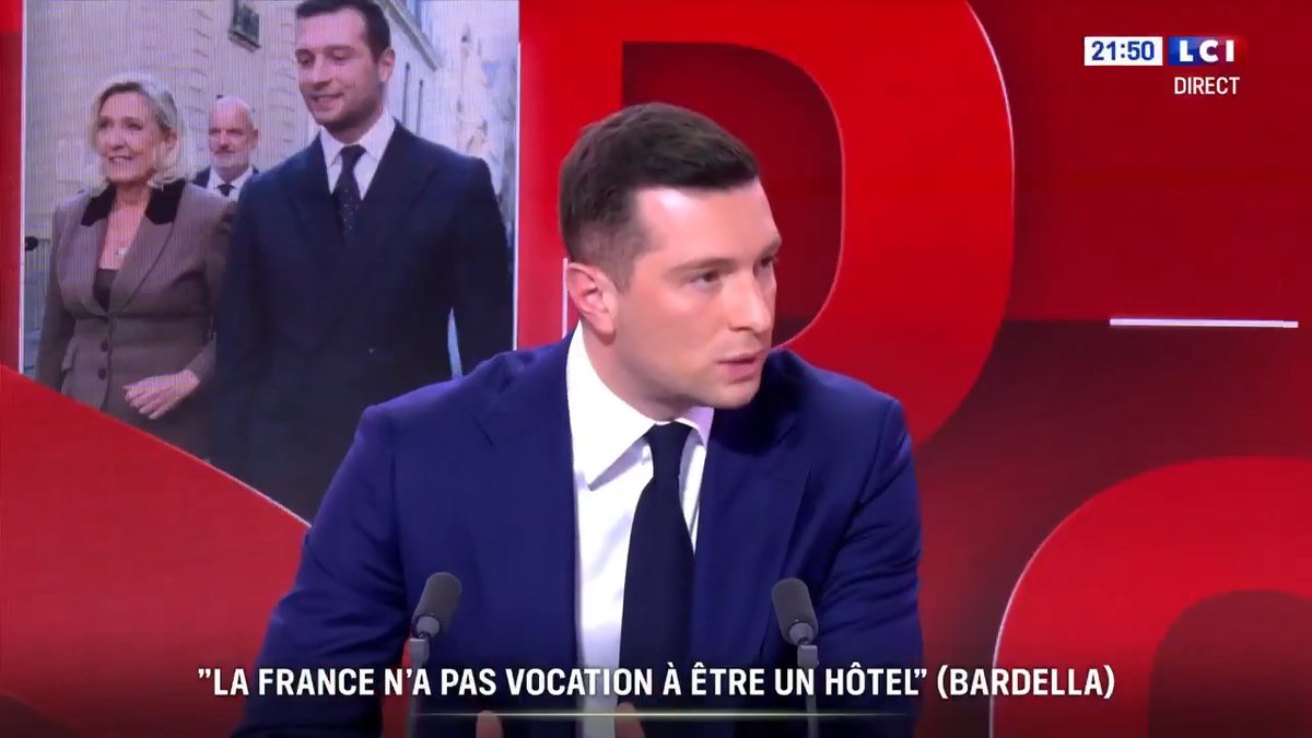 Il y a un trop-plein d'immigration dans notre pays. Dès notre arrivée au pouvoir, nous déclencherons un référendum sur l'immigration pour faire valider par le peuple français tout un bouclier juridique, administratif et politique pour reprendre le contrôle de l'immigration.