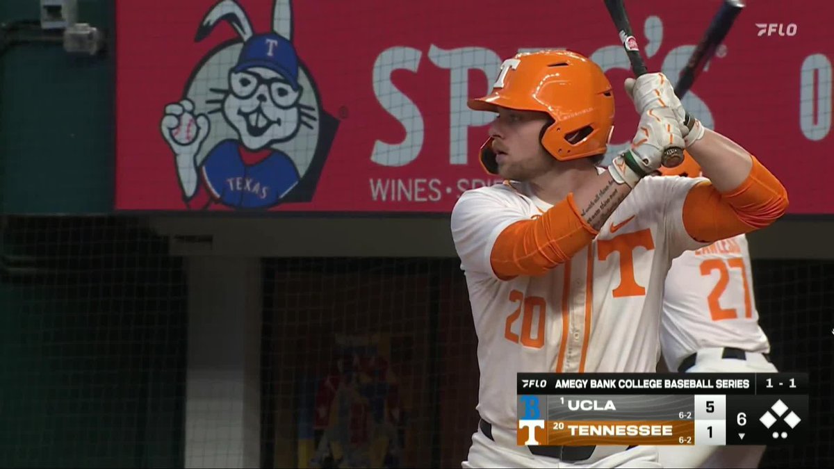 Big knock for Tyler! Stone follows with an RBI single and its a one-run game!!! 📺 (FloCollege | Baseball) #GBO // #OTH