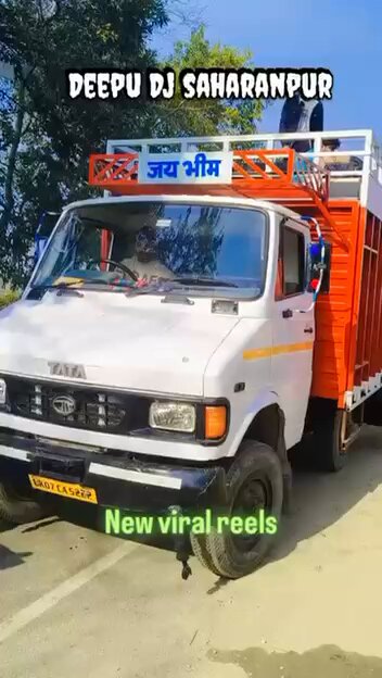 गाड़ी पर जय भीम लिखने के कारण कुछ जातिवादी अधिकारी चालान काट देते हैं । लेकिन भाई भी जिद्दी है जितने चालान काटने हैं काटो लेकिन वो नहीं हटेगा जिनके कारण हम हैं। जय भीम
