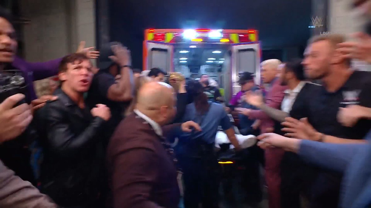 It's complete CHAOS backstage! 😱