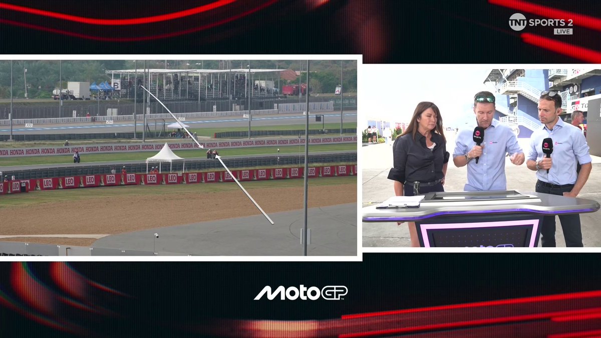 The perfect demonstration of how Bezzecchi has so much pace 👀 Neil Hodgson, Sylvain Guintoli and Suzi Perry bust out the new TNT Tech to analyse the new lap record 🔥 #MotoGP | #ThaiGP | Live on TNT Sports and Discovery+