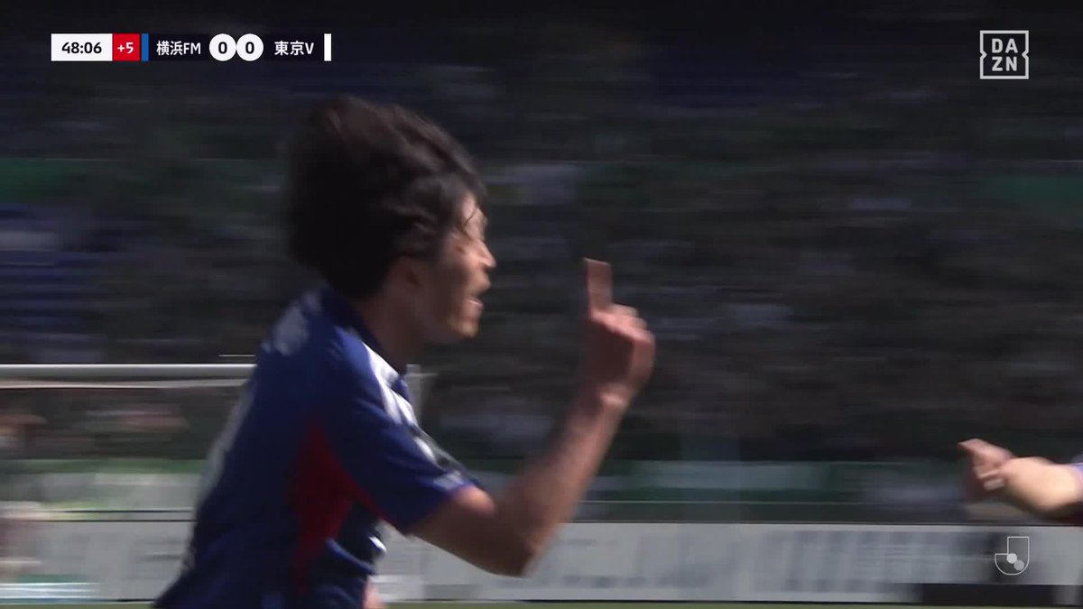 体で押し込んだ 大外からの折り返し 谷村海那が今季初ゴール ※VARの結果ハンドはなし 🏆明治安田J1百年構想リーグ 🆚横浜FM×東京V 📱DAZN ライブ配信中 #Jリーグ #だったらDAZN