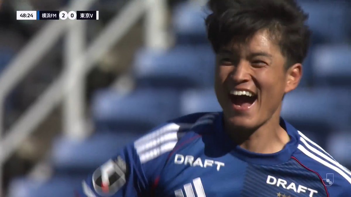 / 技ありミドル🔥 \ #オナイウ情滋 選手の粘りから #山根陸 選手がキックフェイントで相手をかわしゴール隅へ✨ 3点目を叩き込む⚡️ #fmarinos|#Jリーグ