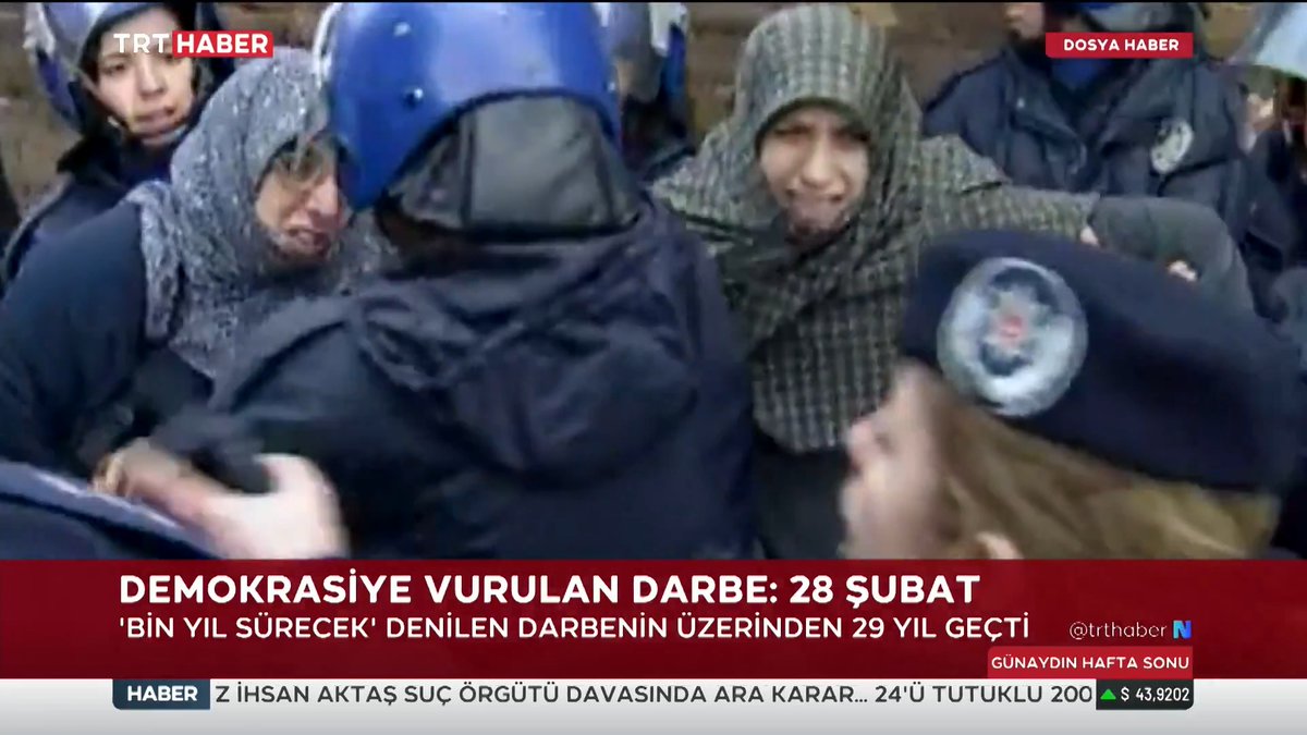 İkna odaları kuruldu, başörtülü öğrenciler okullara alınmadı… Türkiye'nin hafızasında derin izler bırakan #28Şubat'ın üzerinden 29 yıl geçti. Peki "postmodern darbe" olarak geçen sürece giden yol nasıl döşendi?
