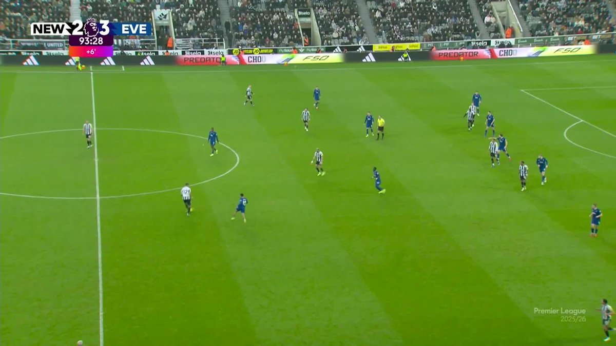 😱 ¡NOOOOOOOOOOOOOOOOOOOOOO! La atajada de la temporada se la llevará Jordan Pickford. Sandro Tonali la prende sabroso, pero el portero del Everton impide una obra de arte. 🔥🔥🔥🔥 #PremierLeague