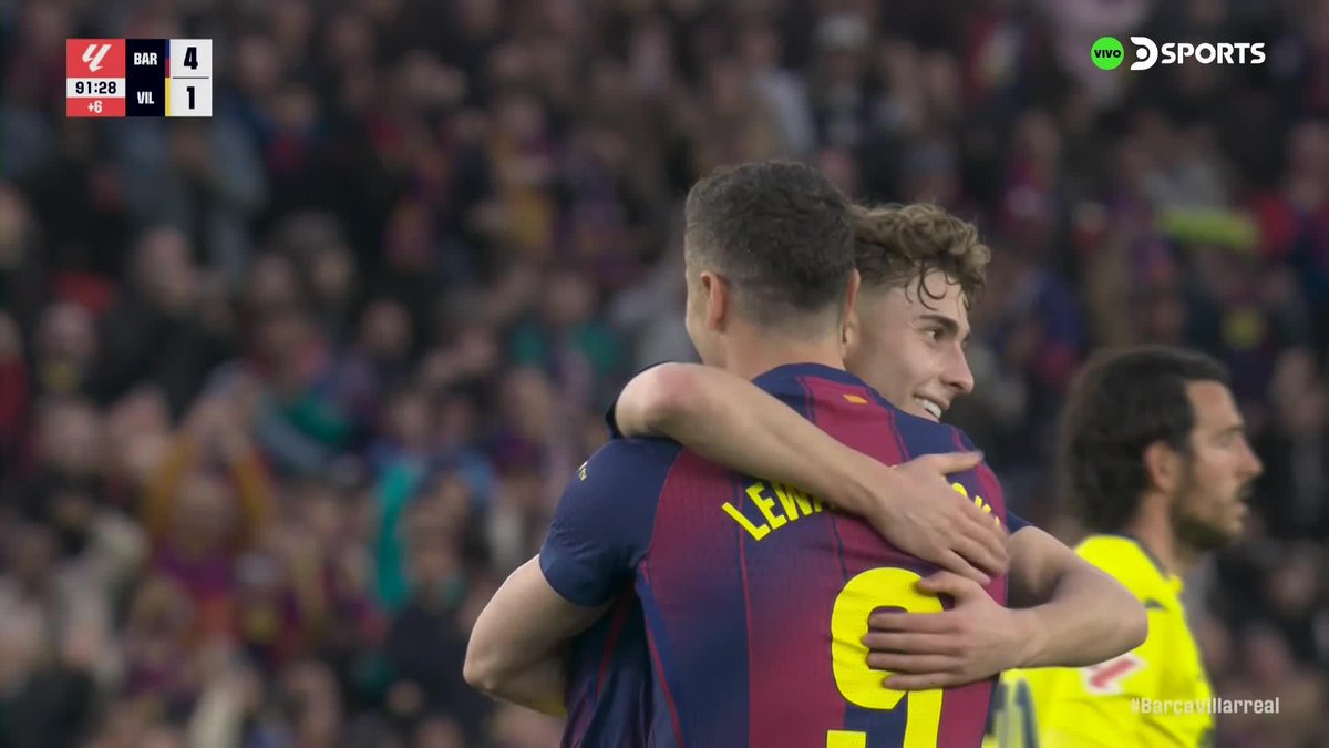 Lewandowski también quería el suyo. 🔝🇪🇸 Goleada del Barcelona para sacarle 4 puntos a Real Madrid, que juega el lunes.