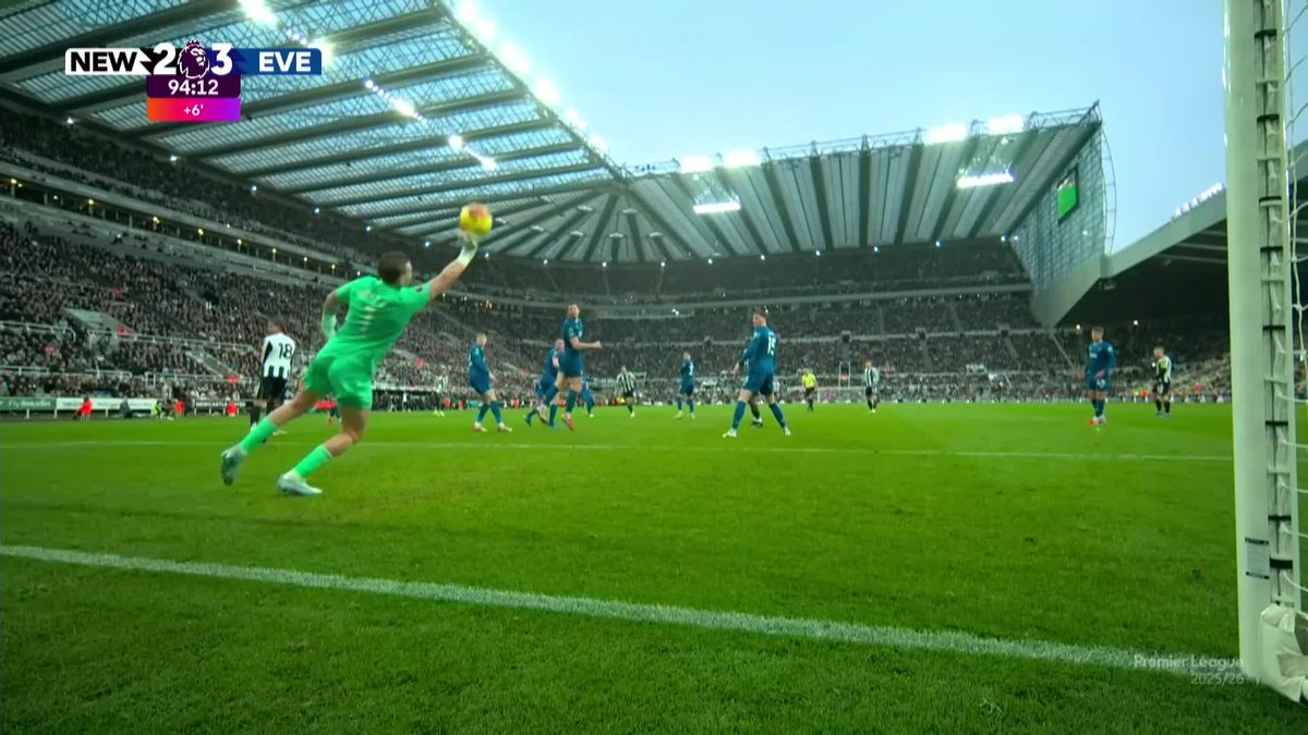 how tf did pickford save this?🤯