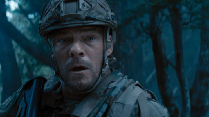 First clip from ‘WAR MACHINE’, starring Alan Ritchson. The film follows an elite army team’s training exercise that turns into a fight for survival against an unimaginable robotic threat. Releasing March 6 on Netflix.