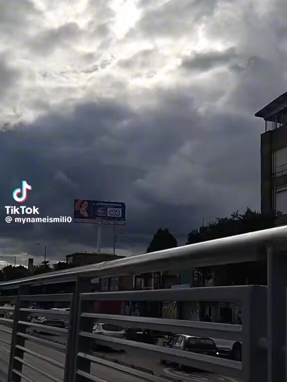 Una ciudadana informa: “Ni un solo voto por esta señora que se opuso a las reformas sociales”.