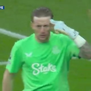 Cometh the hour, cometh the man. Jordan Pickford denied Sandro Tonali with an utterly WORLD CLASS save in stoppage time. 👏