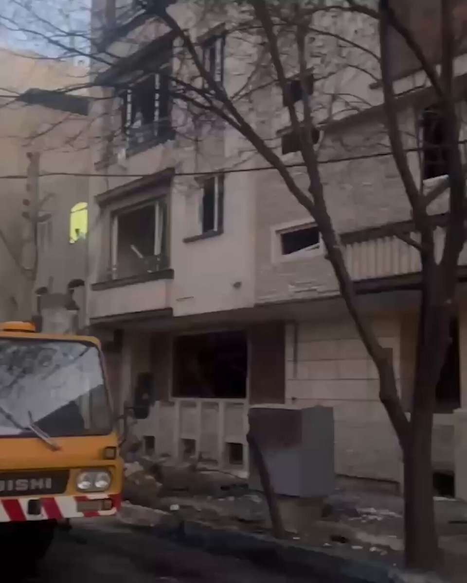 ABD-İsrail saldırılarının ardından İran'ın başkenti Tahran'daki yıkım görüntülendi