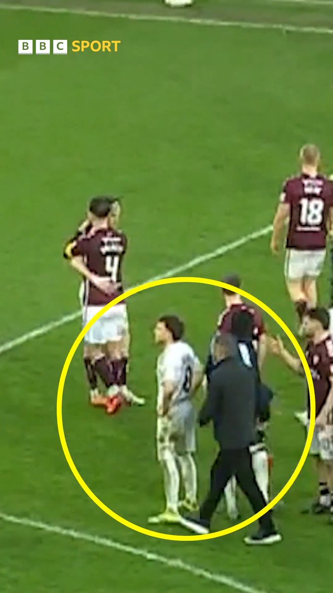 McInnes v Geiger 😯 Hearts manager Derek McInnes and Aberdeen midfielder Dennis Geiger don't exactly exchange pleasantries after the final whistle at Tynecastle. #BBCFootball