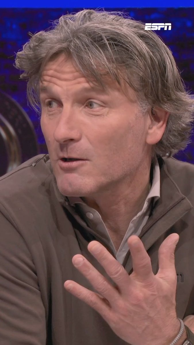 Ronald Waterreus vindt het 'wel een beetje pijnlijk om naar Remko Pasveer te kijken' 😬 #herpsv