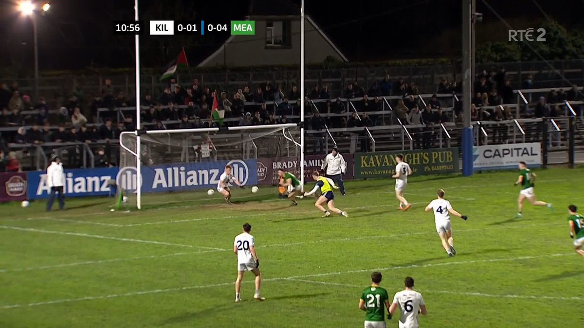 Jordan Morris extends Meath's lead over Kildare with the first goal of the game 📺 Watch: 📱Updates: