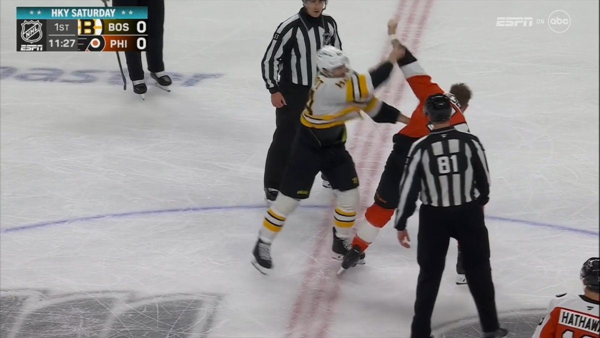 We've got a heavyweight tilt in Philly 👊👊 Tanner Jeannot (6'2 - 221 lbs) vs Nicolas Deslauriers (6'1 - 218lbs) (via: ESPN on ABC)