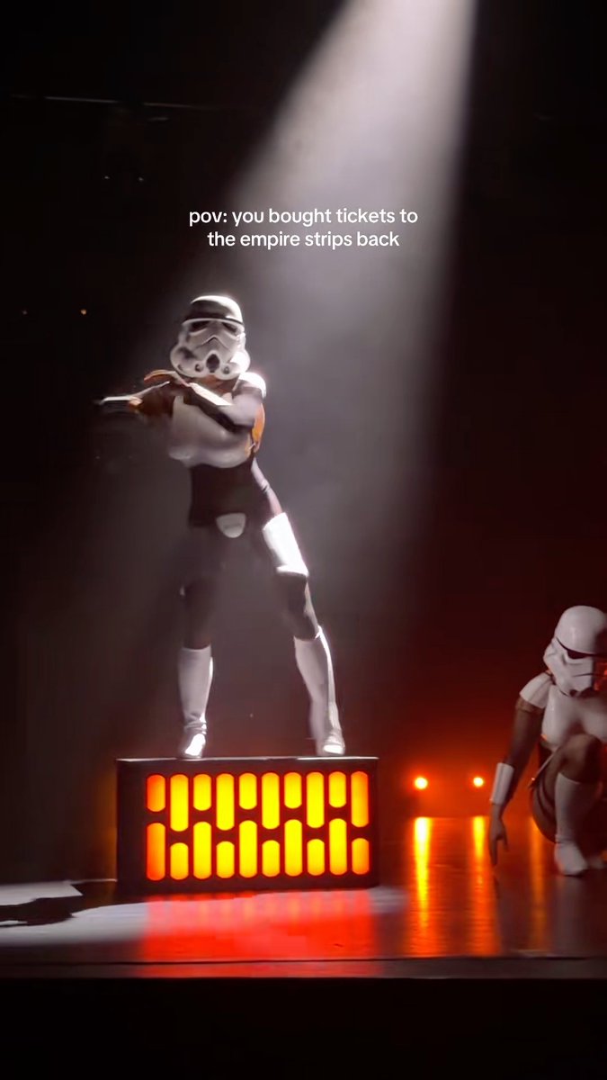 Now THAT looks like a show 🤯 (video: christineuhoh on TikTok) #myfandom #starwars