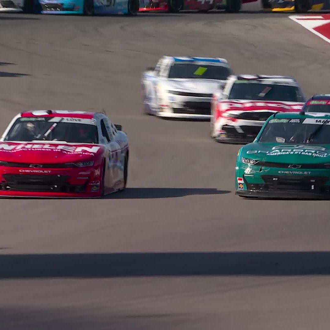 SVG takes it three-wide for the lead! 💪