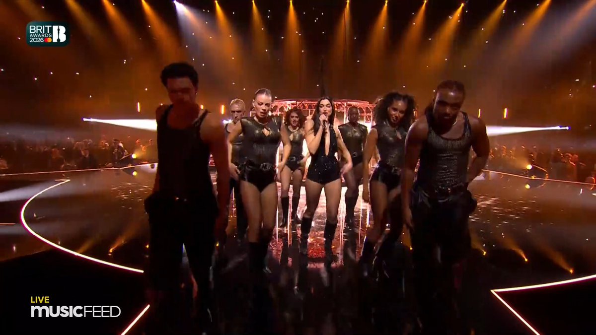 📹 | DUA LIPA performing “Electricity” at the #BRITs tonight!