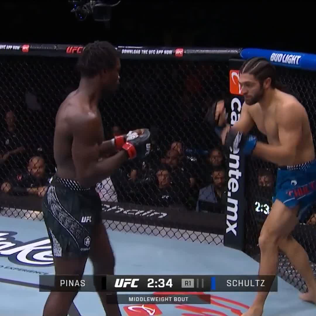 KOOOOO PREMIER ROUND 🤯 Damian Pinas réussit ses débuts à l’UFC ! #UFCMexico