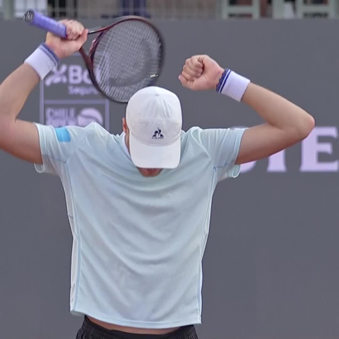 Phenomenal Hanfmann flying to the final ✈️ The German topples top seed Cerundolo 6-3 6-4 for a first ATP final in 6 years! #ChileOpen Yannick Hanfmann