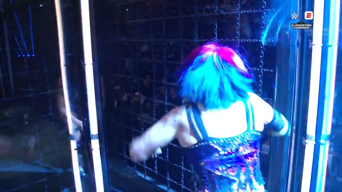 OH MY @kianajames_wwe 😱
