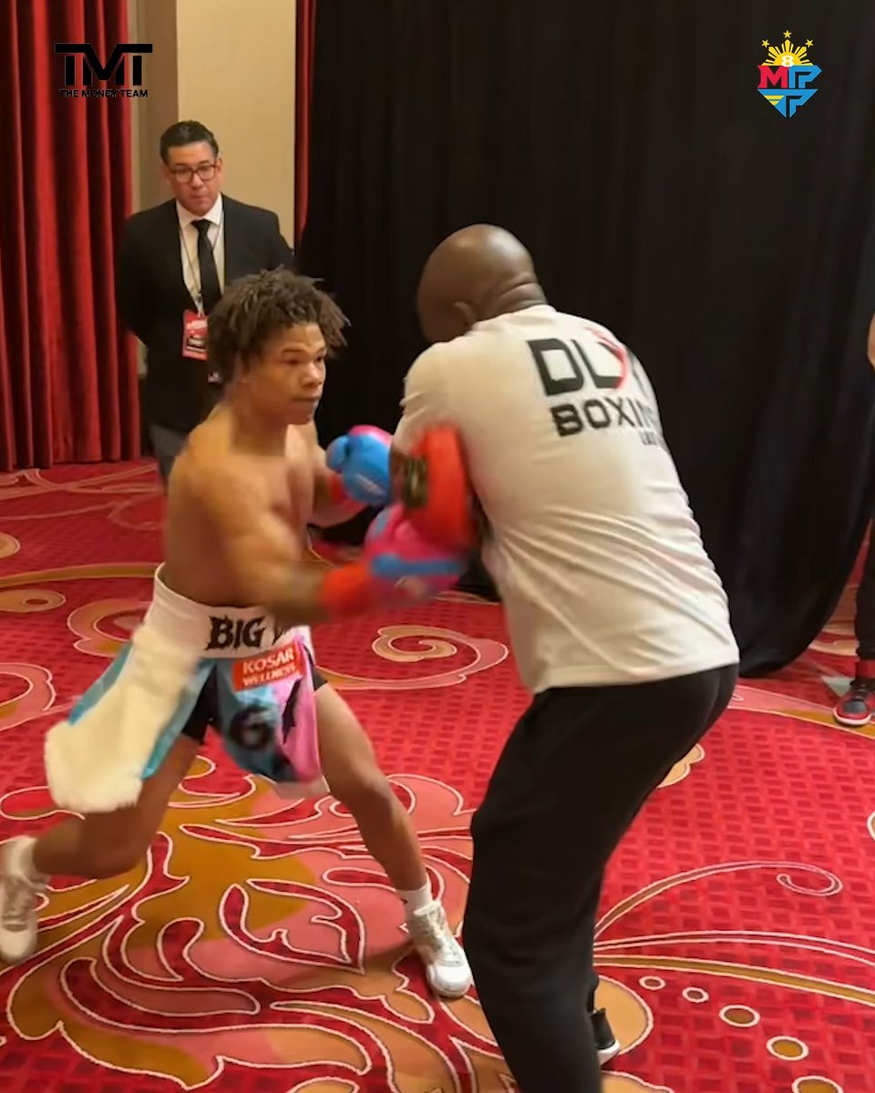 Curmel Moton warming up before his walk to the ring 😤