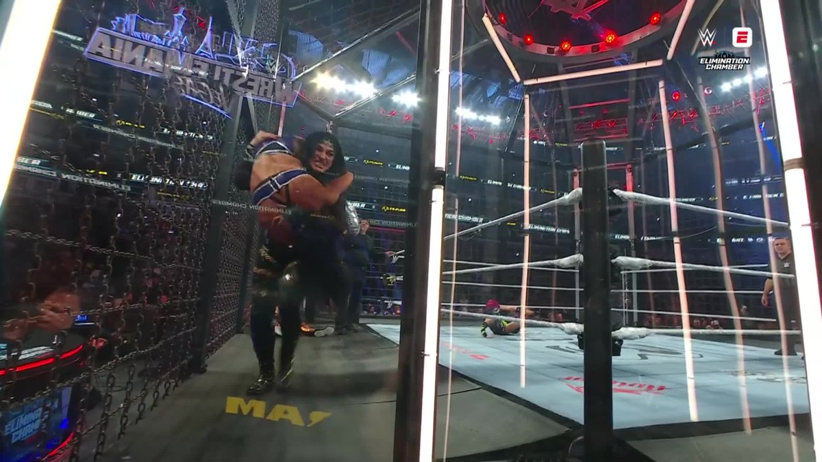 RAQUEL RODRIGUEZ WITH A POWERSLAM THROUGH THE CHAMBER POD 😳 #WWEChamber