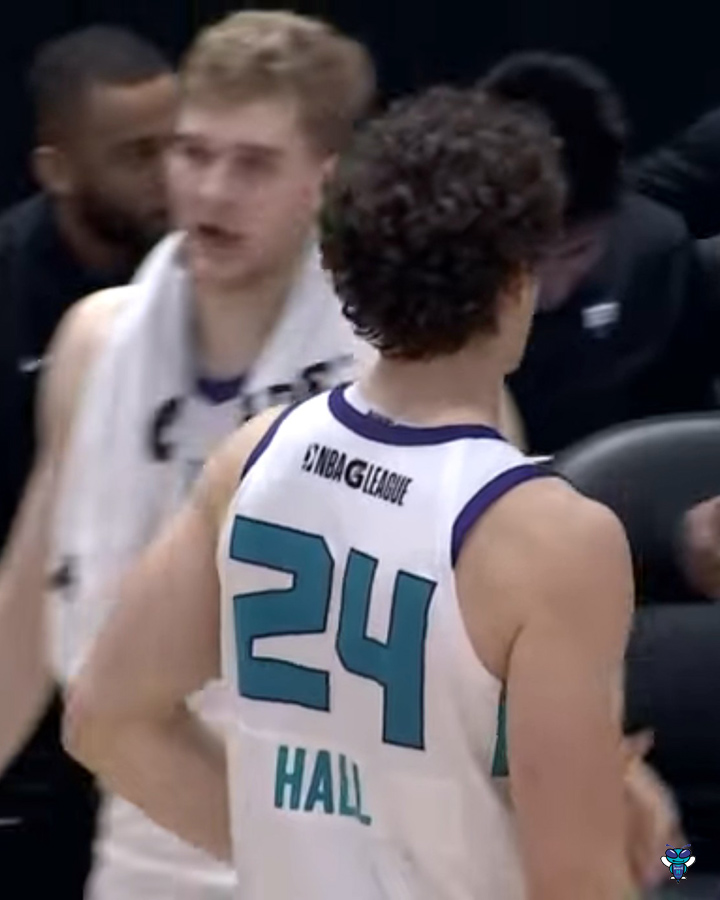 Meanwhile, up in Canada, the Greensboro Swarm are on a 7-game win streak... #1! 👏 Greensboro Swarm 126–114 Raptors 905 PJ Hall: 27 PTS, 19 REB, 4 AST Tidjane Salaun: 20 PTS, 4 REB, 2 AST, 2 3PM Tosan Evbuomwan: 19 PTS, 4 REB, 4 AST Liam McNeeley: 15 PTS, 4 REB, 4 AST, 3 3PM