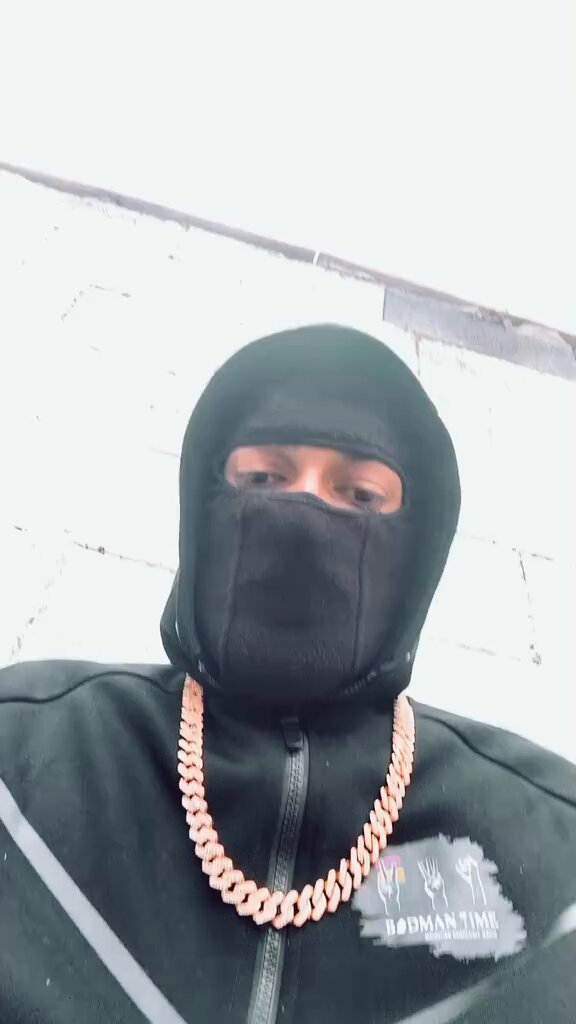 Une vidéo directement adressée à Specta, que ses auteurs accusent d’avoir déclenché une polémique artificielle. #specta #martinique #dancehall