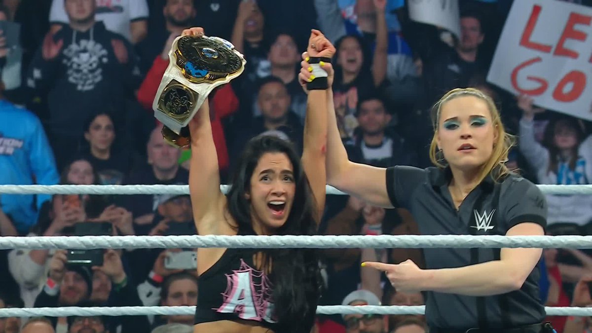 AJ Lee venció a Becky Lynch es la nueva Campeona Intercontinental 🏅👩🔥 #WWEChamber