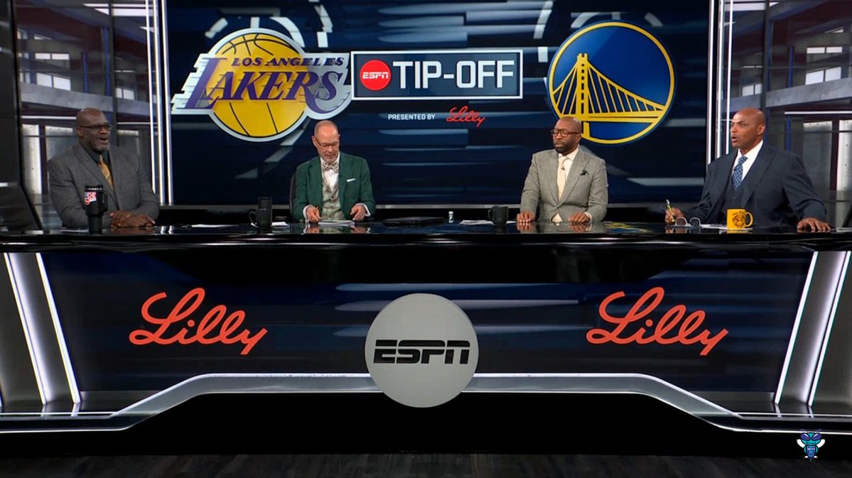 🗣️ Charles Barkley: "Wait, we're gonna talk about the Dream Team?! The Dream Team is in the house, y'all! BZZZ, BZZZ... I'd rather watch the Hornets than the Lakers, damn skippy." 😂
