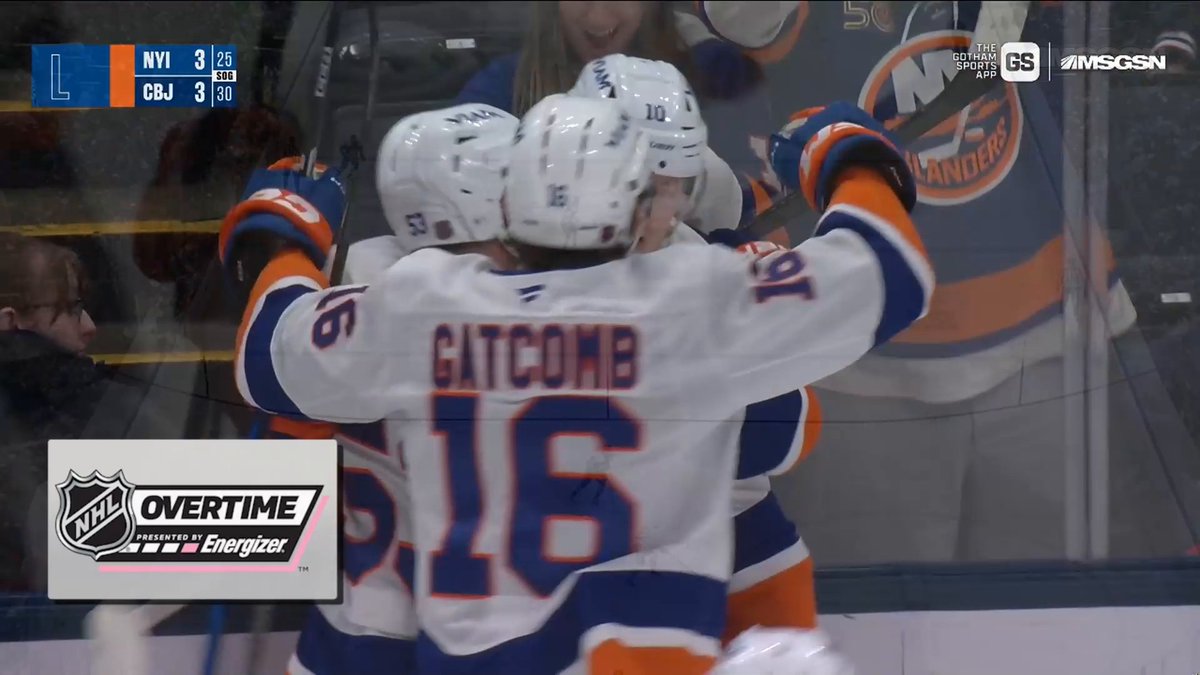 ISLANDERS WIN AGAIN IN THE EXTRA FRAME 🦞 Simon Holmstrom gives the New York Islanders their second win in a row in @energizer overtime!