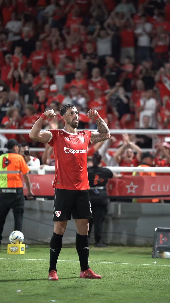 Centrazo de Santi Arias a la cabeza matadora de Gabi Ávalos 🔥 Así abría el resultado #Independiente sobre el final del encuentro. #TodoRojo 🔴